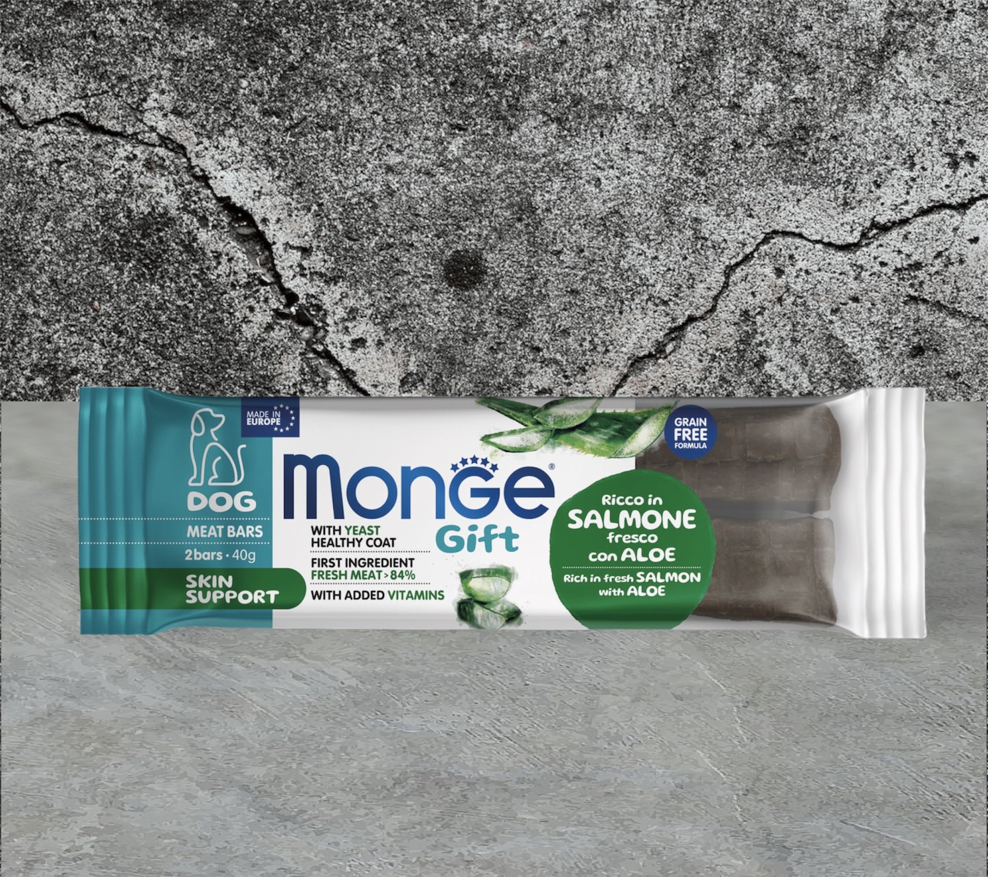 Батончик Monge Gift Skin support Salmon, ласощі для собак з лососем та алое, 40г