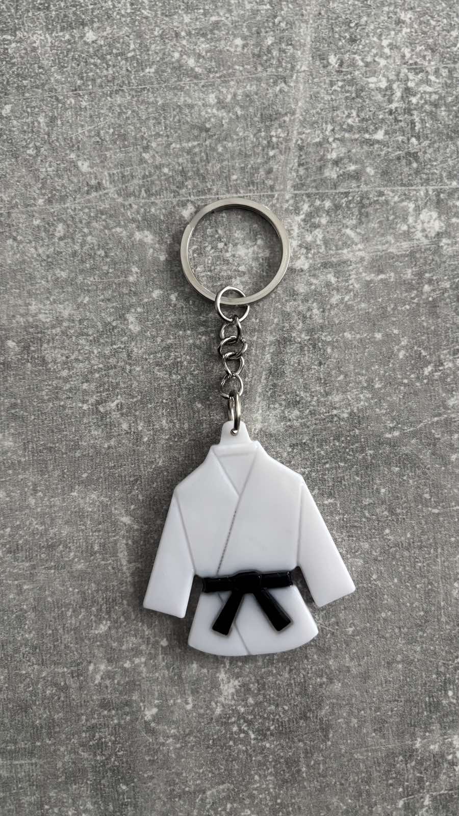 Brelok nr 1 (kimono) do kluczy z symbolami karate Kyokushin (druk 3D)