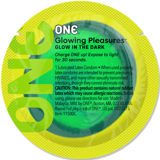 Презерватив ONE Glowing Pleasures, 1 шт, світиться в темряві, зі змазкою